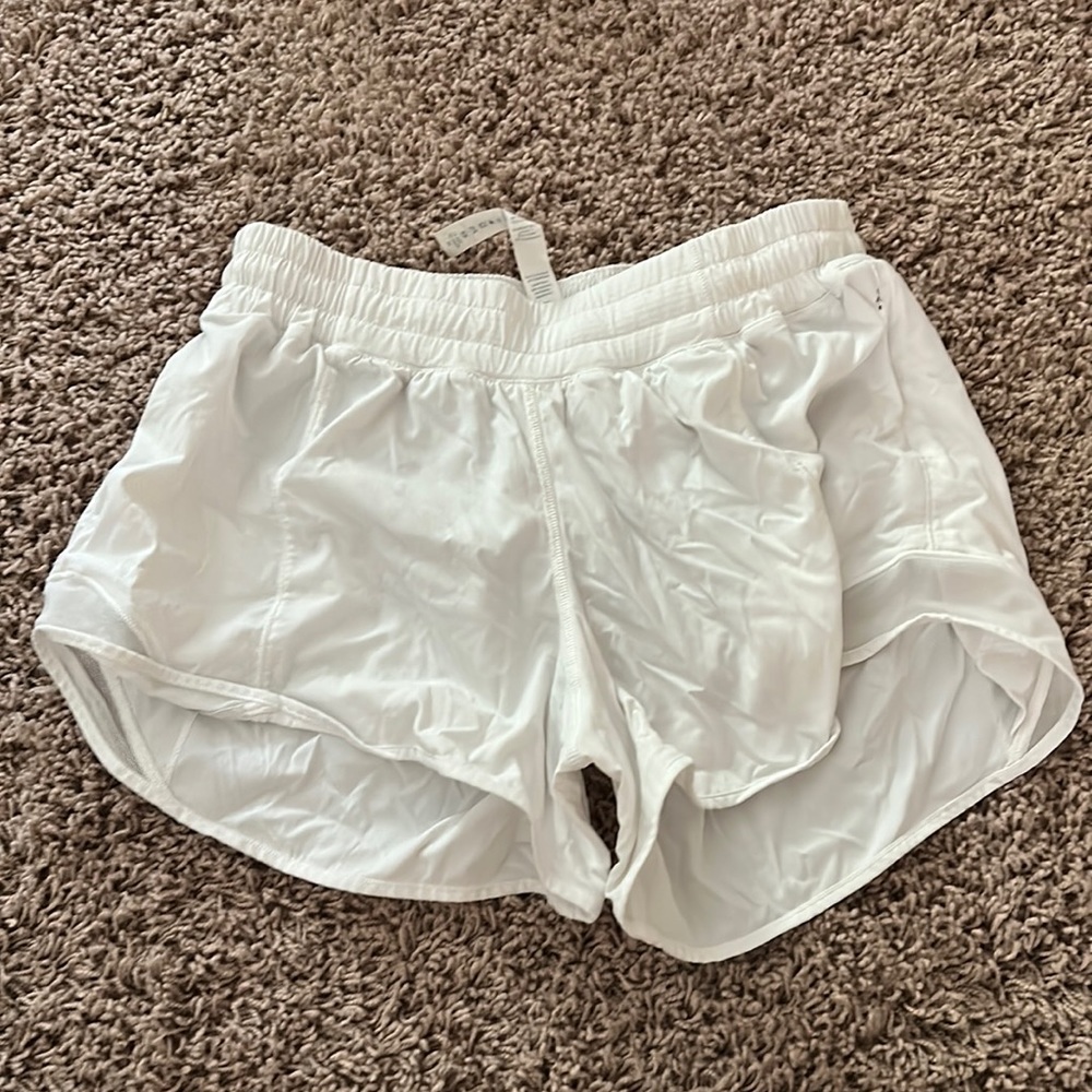 lululemon Hotty Hot shorts 4inch size 8 white